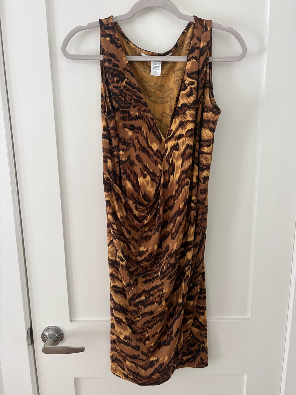 DVF Diane von Furstenberg 100% Silk Tiger Print Dress designer luxe Size 8
